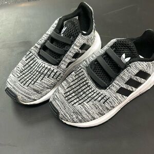 Adidas kids swift run shoes